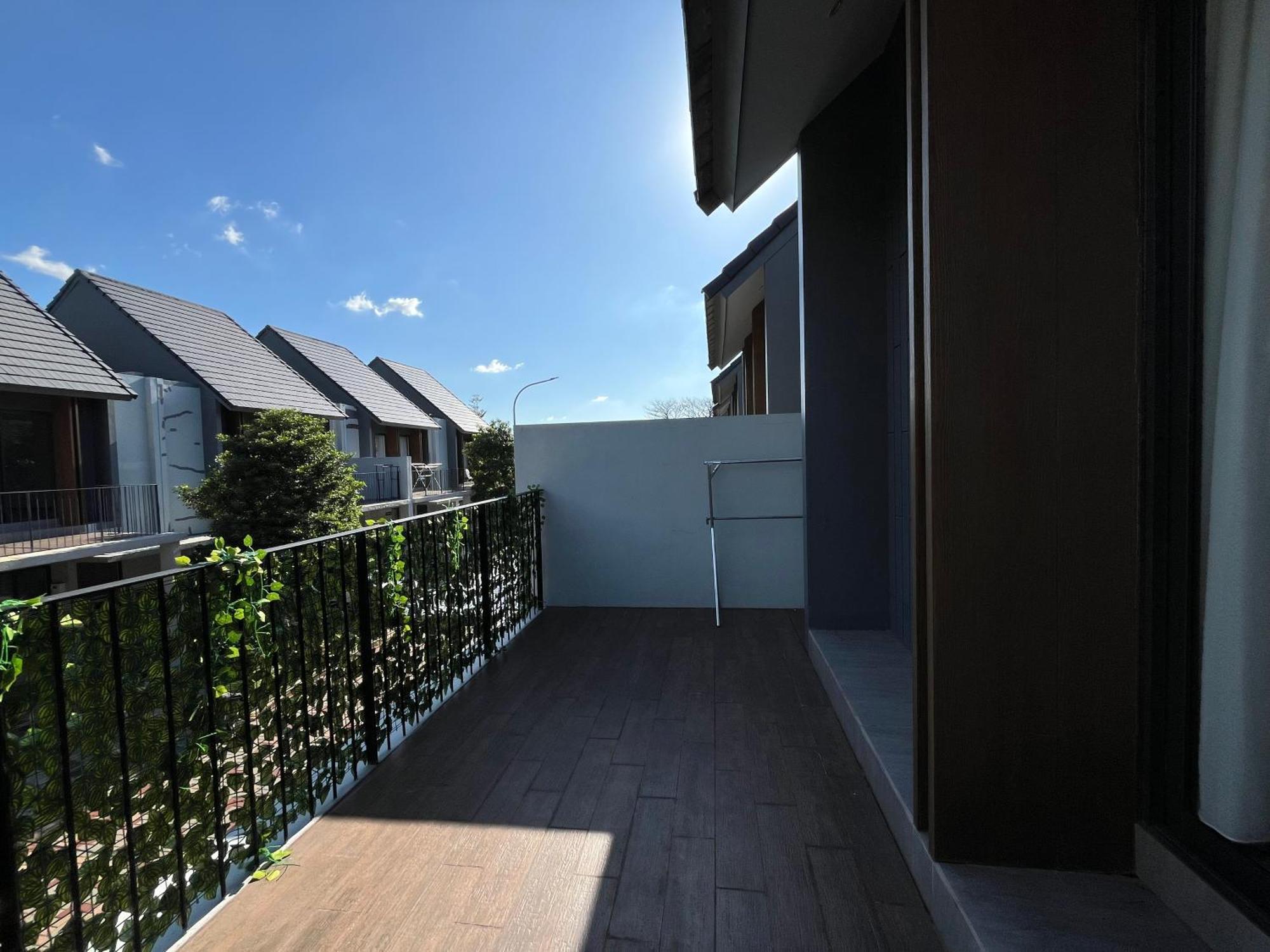 2 Floor Cozy House In Wisteria Jakarta Garden City Exteriör bild
