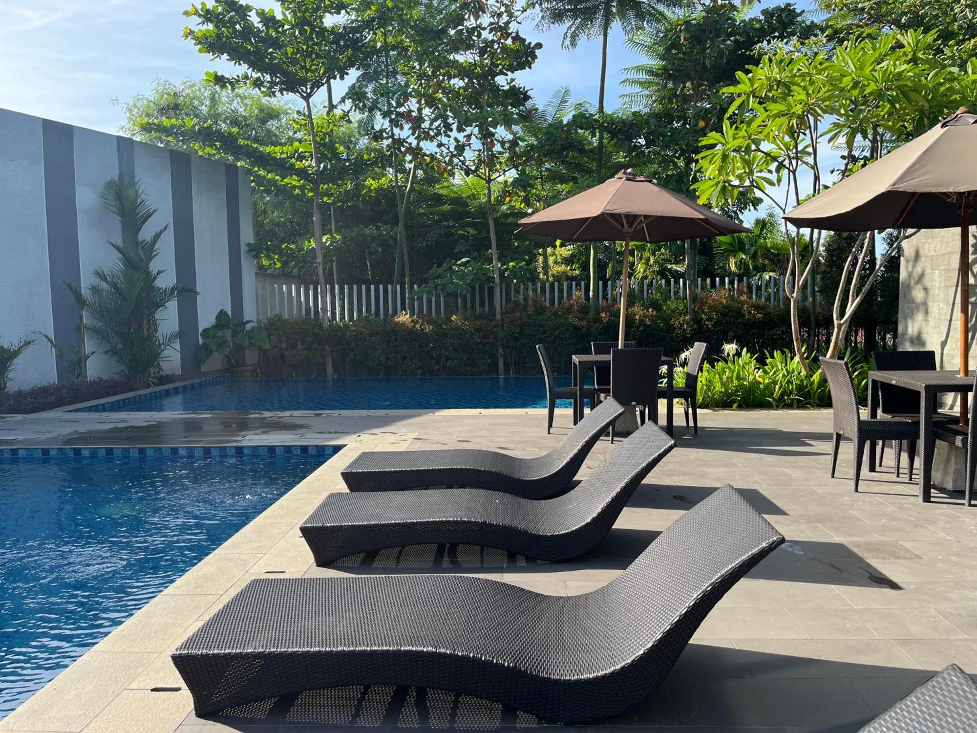2 Floor Cozy House In Wisteria Jakarta Garden City Exteriör bild
