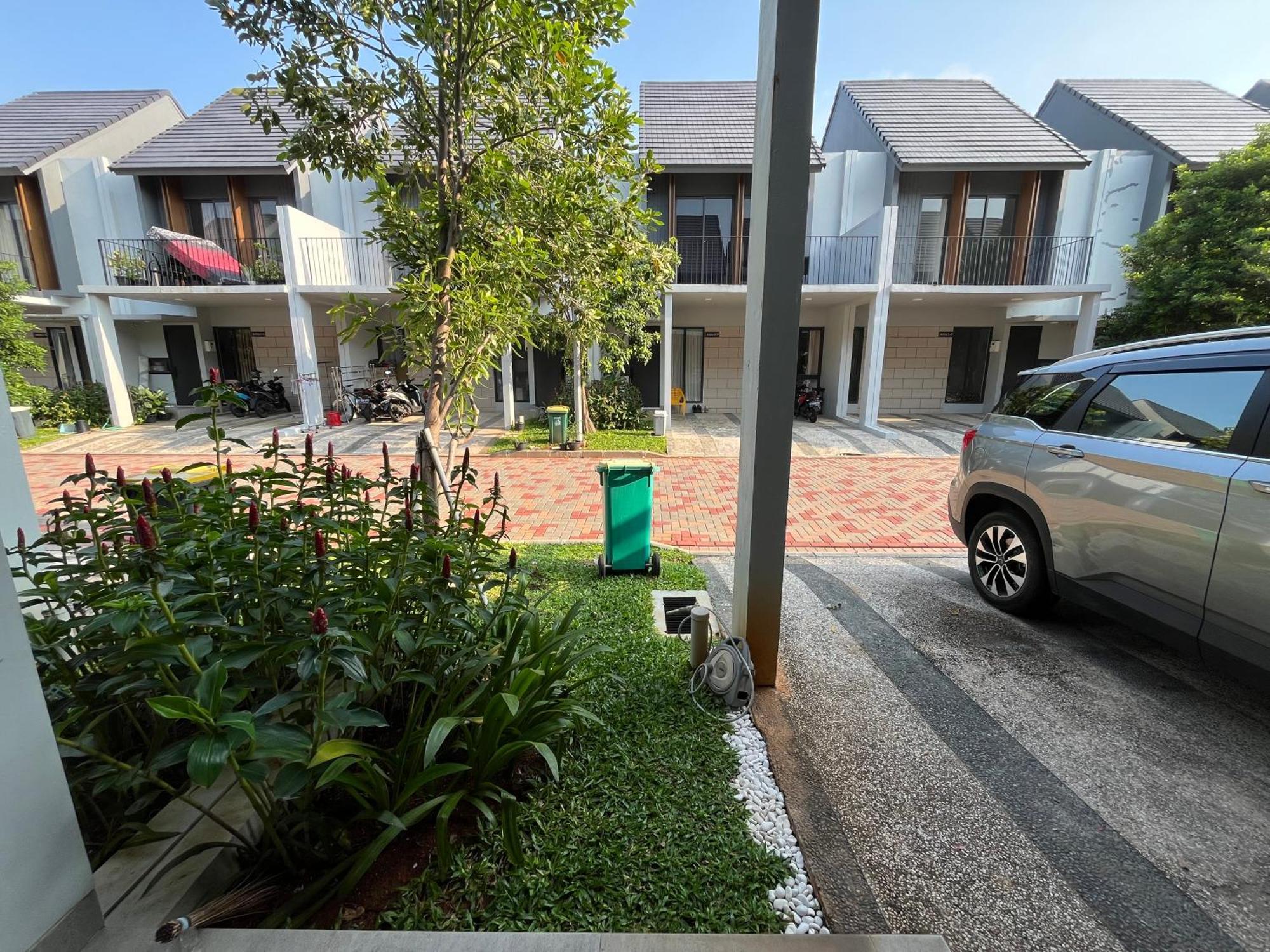 2 Floor Cozy House In Wisteria Jakarta Garden City Exteriör bild